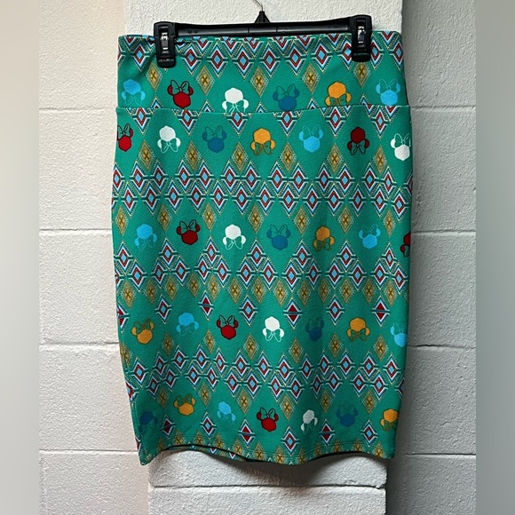 Lularoe Cassie Pencil Skirt Size
L Minnie Mouse. - Picture 2 of 4